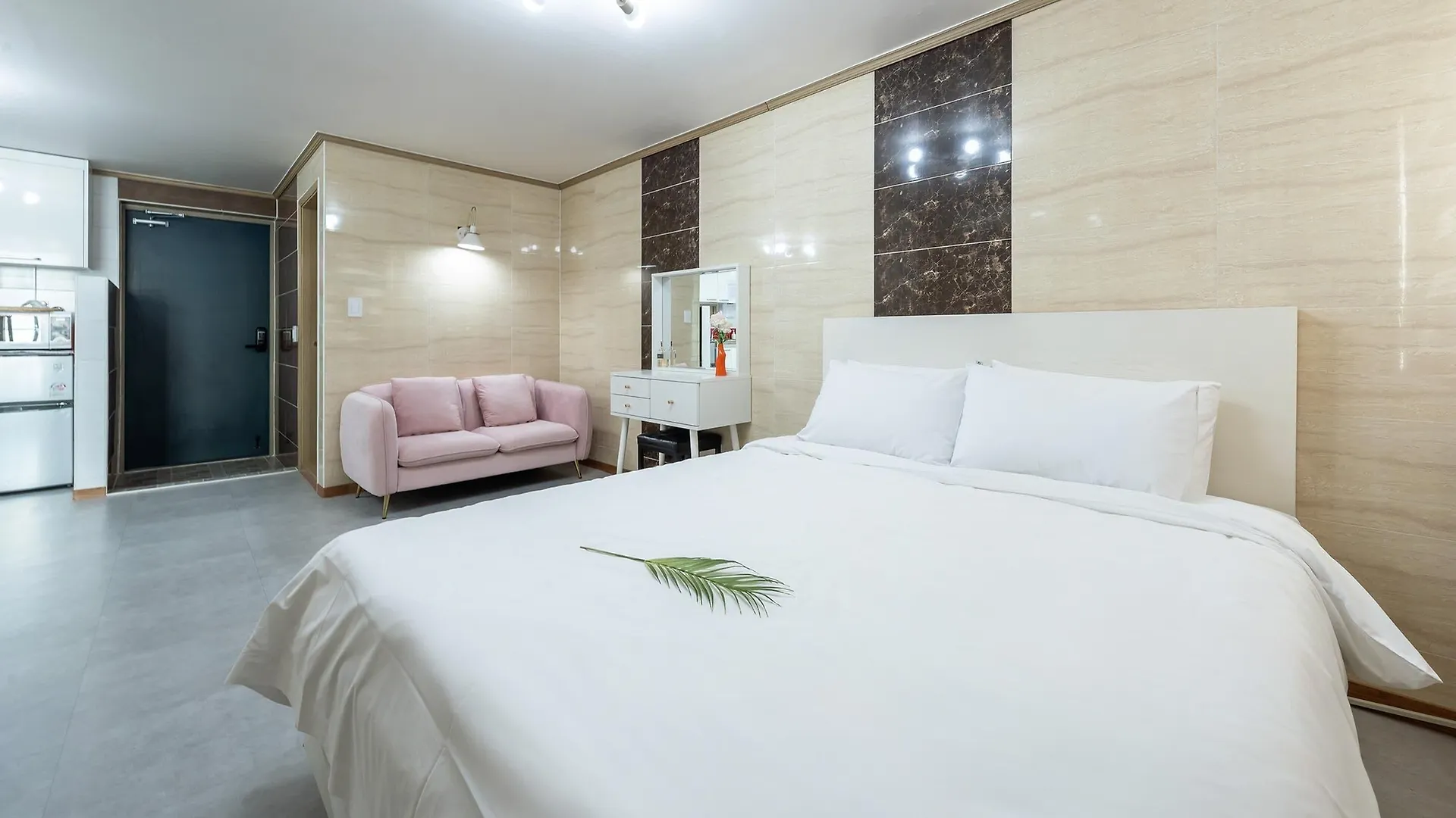 Ganghwado Lafamilia Pension インチョン広域市 0*,  韓国